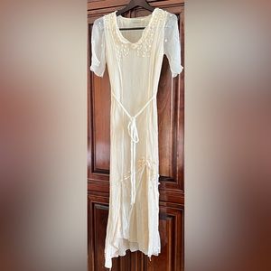 Nataya Dress Ivory Romantic Dress. Size S.